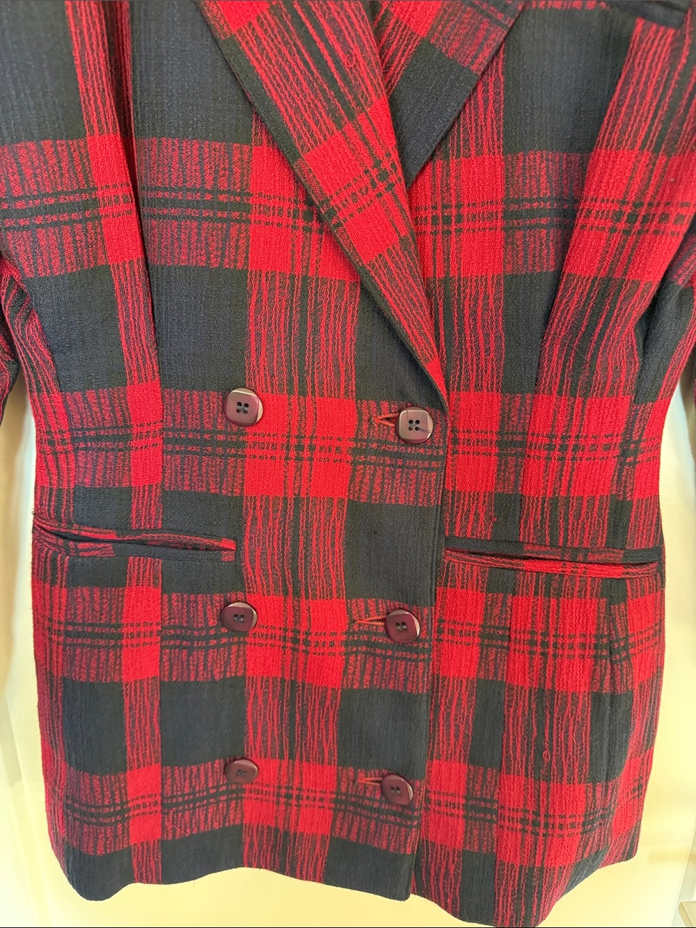 Vintage Bugatchi Power Plaid Blazer| Size 8 - Picture 6 of 6